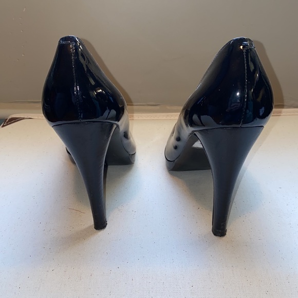 Guess Black Patten Leather Pumps - Picture 3 of 5